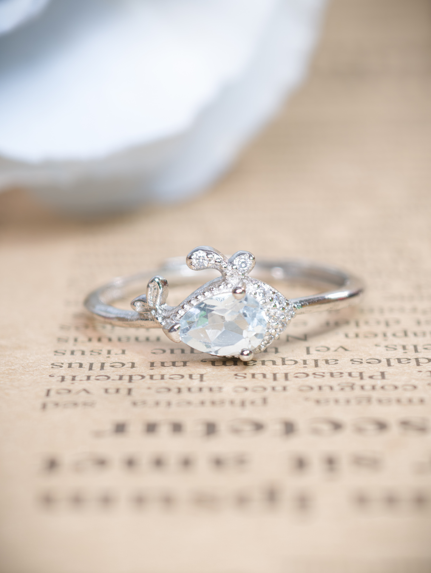 鯨夢物語水晶戒指、夢幻能量寶石、Whale Dream Tale crystal ring 水晶戒指 夢幻戒指 能量寶石
